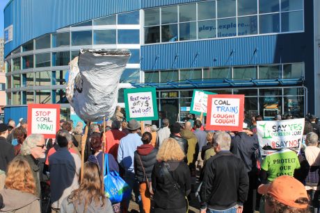 Issue Five hundred rally to take back the port 