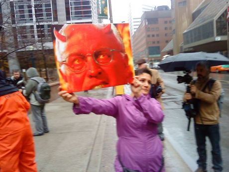 Issue Protest exposes war criminal Cheney, and Harper's complicity