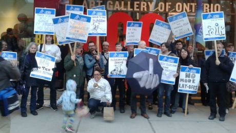 Issue Art gallery workers against austerity