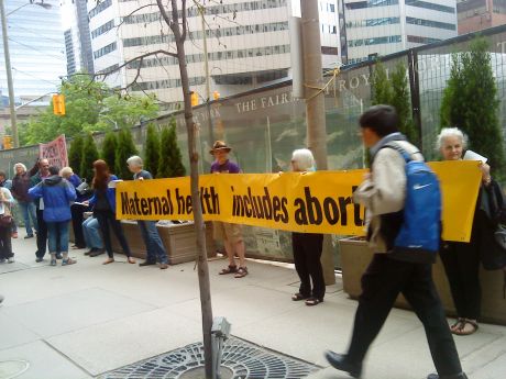 Issue Pro-choice picket exposes Tory maternal health plan