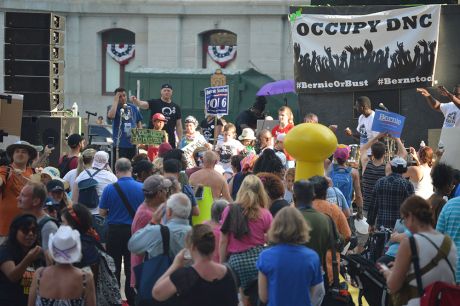 Issue Eyewitness to the DNC: spectacle and revolt