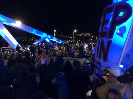 Issue ‘Extinction Rebellion’ bridge occupation in Victoria