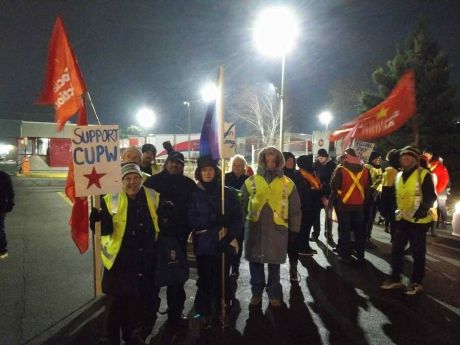Issue Solidarity action blockades South Central in Toronto 