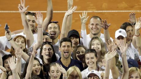 Issue Playing with plague: sports under COVID-19