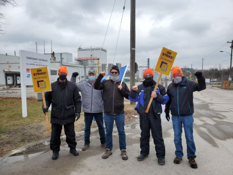 Issue Support Workers United Local 1305 at Owens Corning in Guelph
