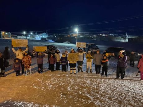 Issue Solidarity with Inuit blockade at Baffinland Iron Mine