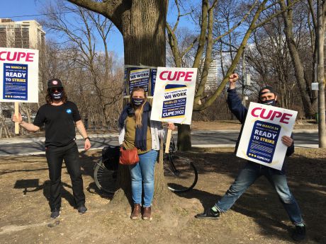 Issue U of T contract education workers are ready to strike