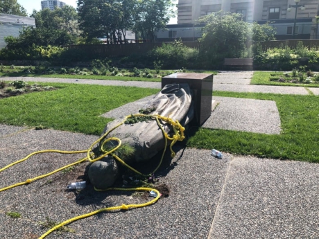 Issue Why we won't mourn the Queen's death