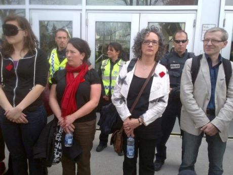 Issue "À qui l’UQO? À nous, l’UQO!"