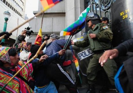 Issue Bolivian indigenous communities win nationalization of Canadian mine