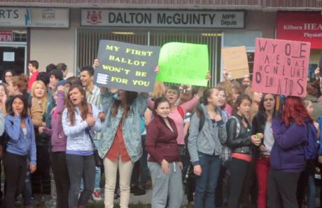 Issue Solidarity against McGuinty’s attacks on teachers