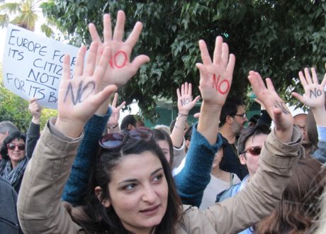 Issue Cyprus: outrage against austerity