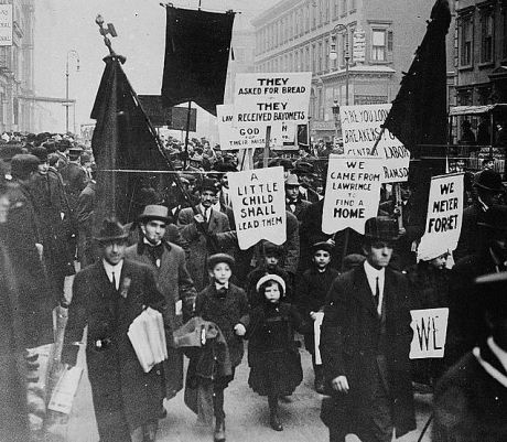 Issue Bread and Roses: the story of the Lawrence Textile strike